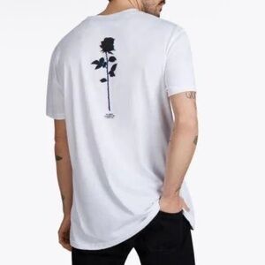 NWT Mystic White Graphic T-Shirt